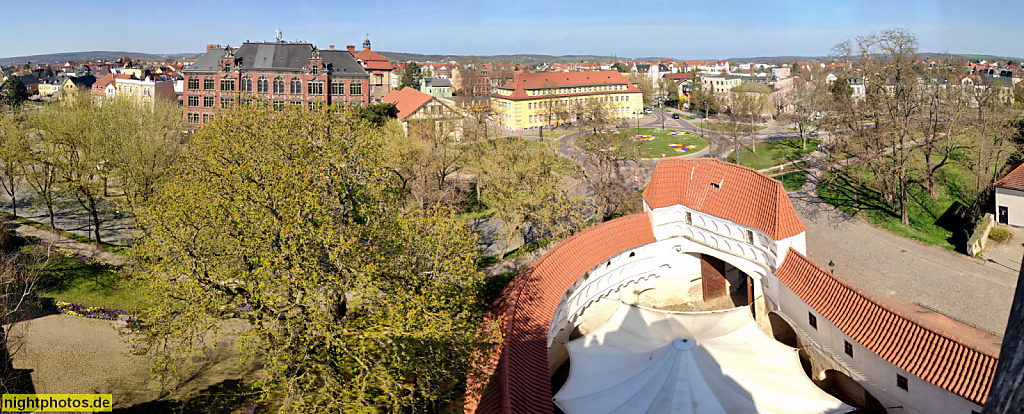 Naumburg. Panoramablick vom Marientor nach Norden mit Dom-Gymnasium. Depot Historische Strassenbahn. Ehemaligem Postamt. Heinrich-von-Stephan-Platz. Barbakane Marientor