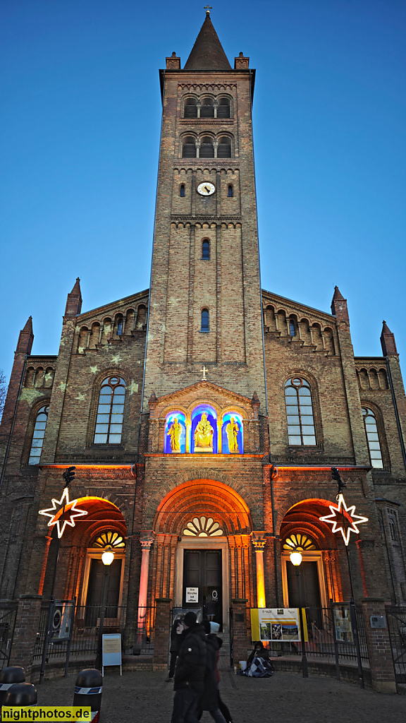 Potsdam. St. Peter und Paul. Erbaut 1867-1870 eklektizistisch von August Stüler angepasst von Wilhelm Salzenberg. Restauriert 1950. Bassinplatz