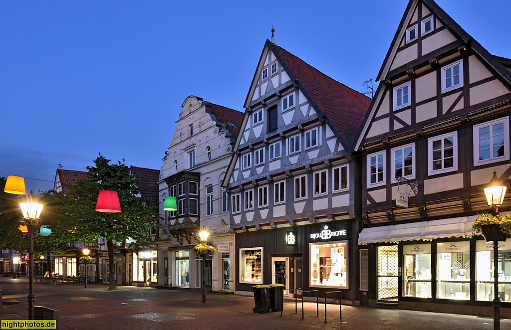 Celle. Altstadt. Auskragendes Fachwerk in der Zöllnerstrasse zwischen Piltzergasse und Am Heiligen Kreuz