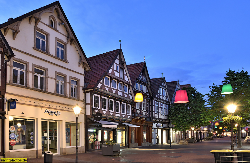 Celle. Altstadt. Auskragendes Fachwerk in der Zöllnerstrasse zwischen Piltzergasse und Am Heiligen Kreuz