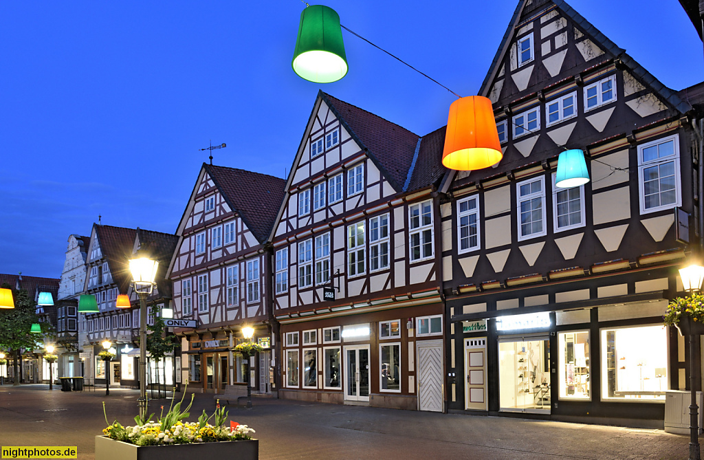 Celle. Altstadt. Auskragendes Fachwerk in der Zöllnerstrasse zwischen Piltzergasse und Am Heiligen Kreuz