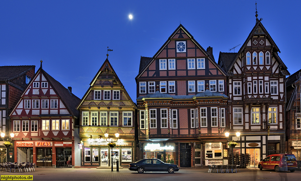 Celle. Altstadt. Fachwerk mit Auskragung und Erkern. Stechbahn Südseite