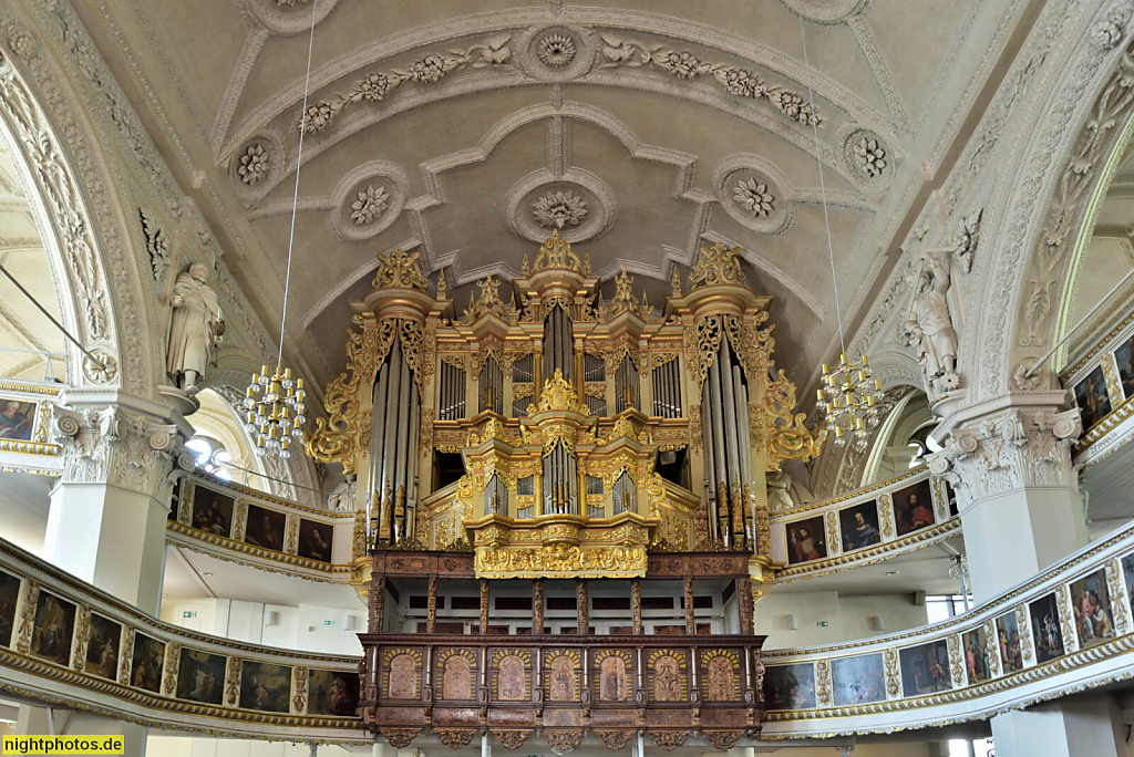 Celle. Altstadt. Stadtkirche St. Marien. Erbaut 1292-1308. Umbau Barock 1676-1698. Renovierung 1967-1968. Orgel erbaut 1653. Geschnitzter Orgelprospekt von 1687 unter Tonnengewölbe