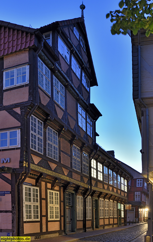 Celle. Altstadt. Ehemalige Lateinschule. Erbaut 1601-1603 durch Ratszimmermeister Gudehus. Auskragendes Fachwerk mit Backsteinausfachung. Kalandgasse 2-6